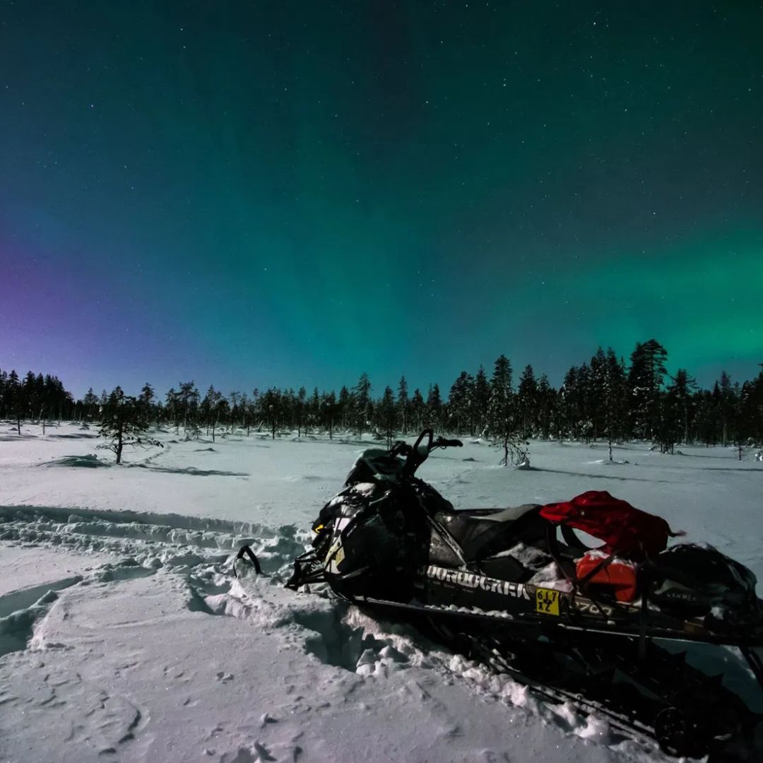 Evening Escape – Snowmobile safari and campfire